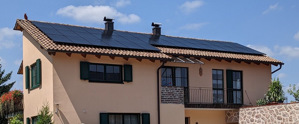Hier findest du eine Auswahl der Solarkraftwerke unserer zufriedenen Kunden.